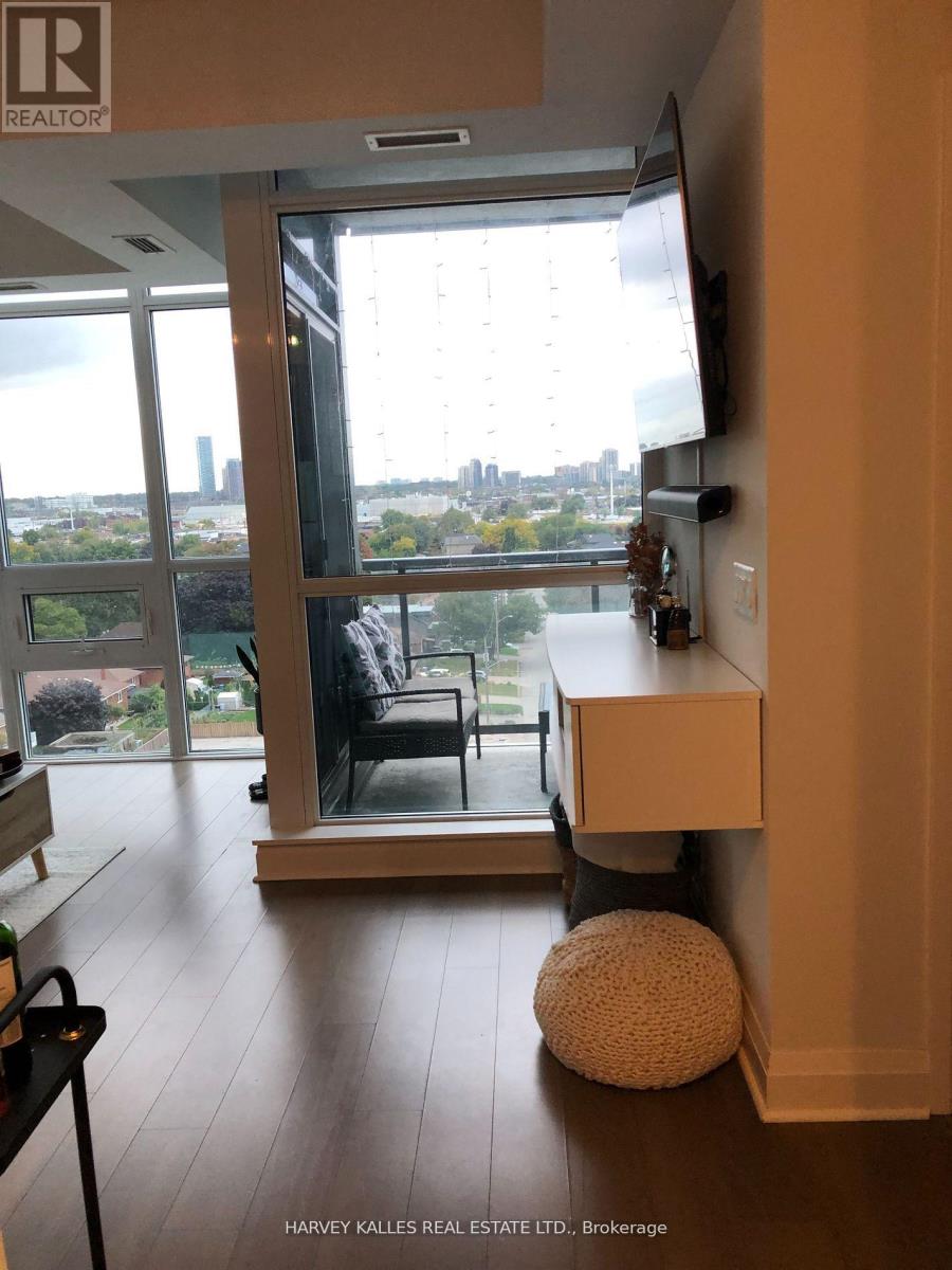 1009 - 1185 The Queensway Avenue, Toronto, Ontario  M8Z 0C6 - Photo 2 - W12658554