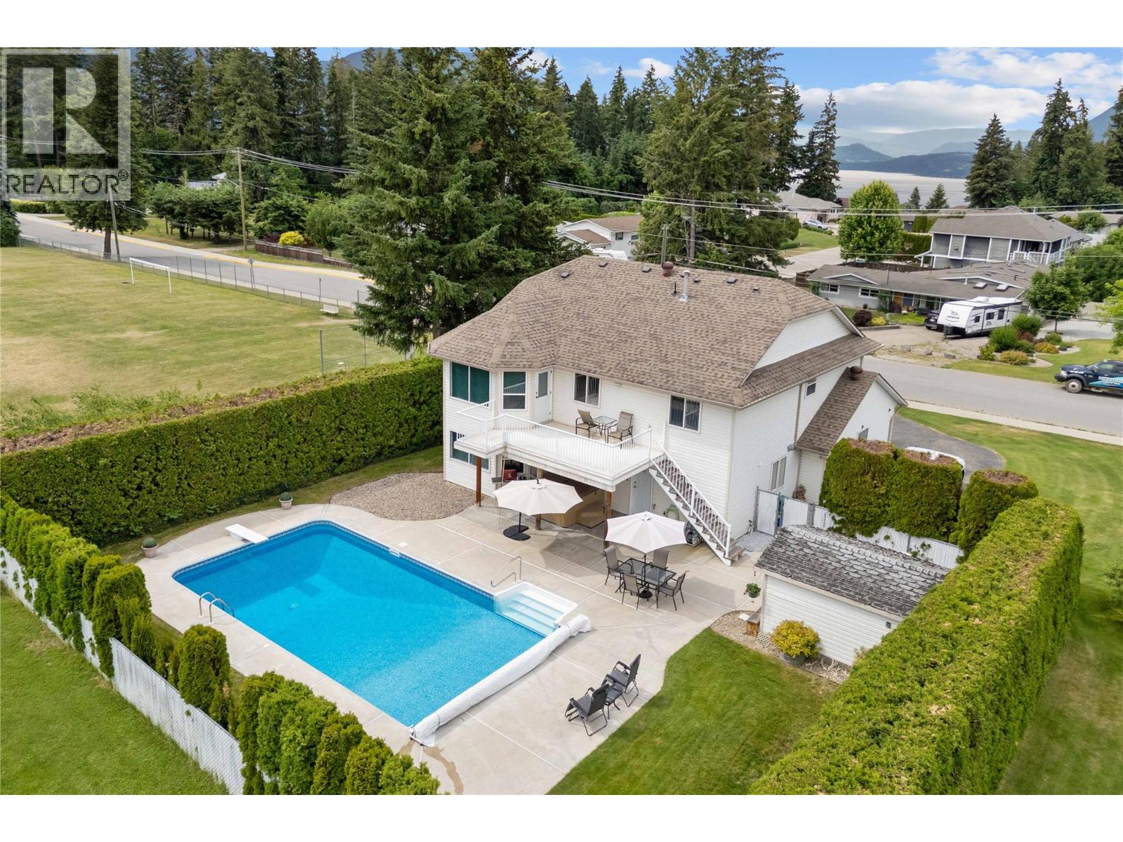 2280 10 Avenue SE Salmon Arm, BC V1E2J4_3