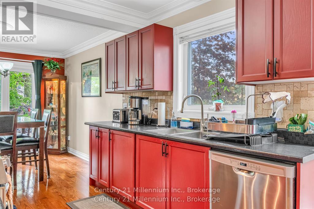 43 Stoddart Drive, Aurora, Ontario  L4G 2G2 - Photo 13 - N12658268