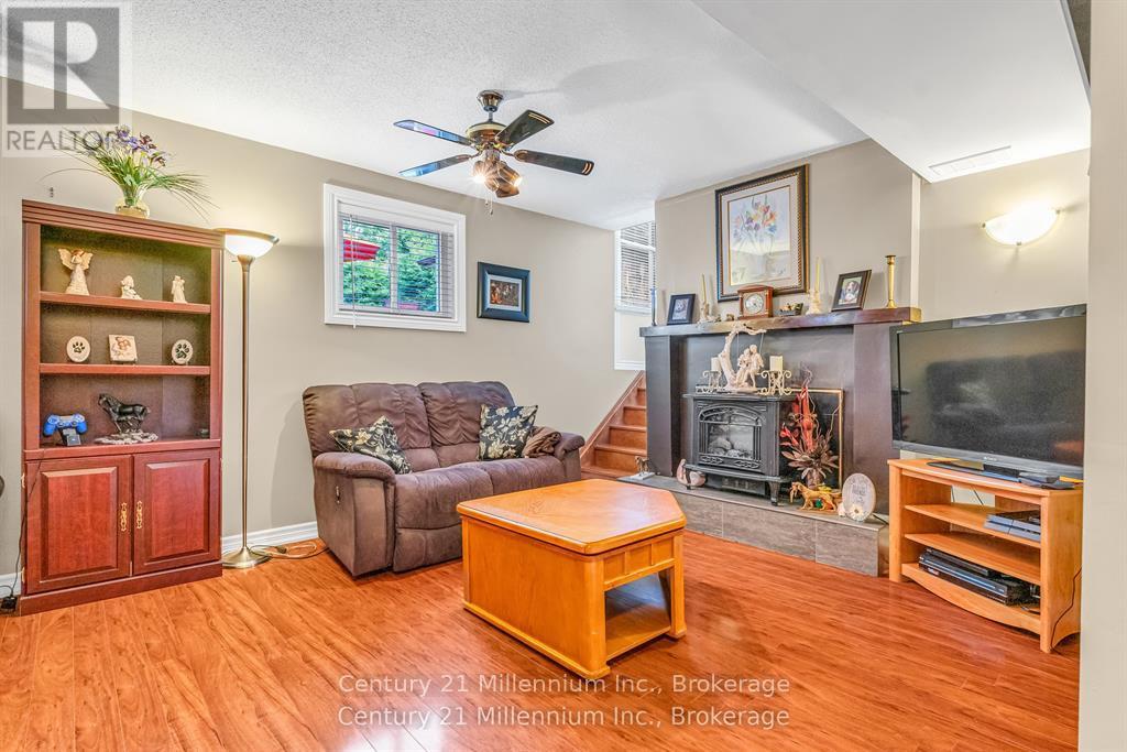 43 Stoddart Drive, Aurora, Ontario  L4G 2G2 - Photo 19 - N12658268