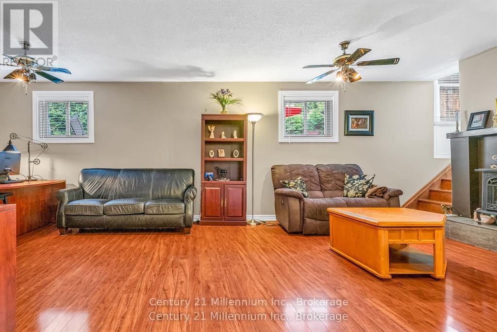 43 Stoddart Drive, Aurora, Ontario  L4G 2G2 - Photo 18 - N12658268