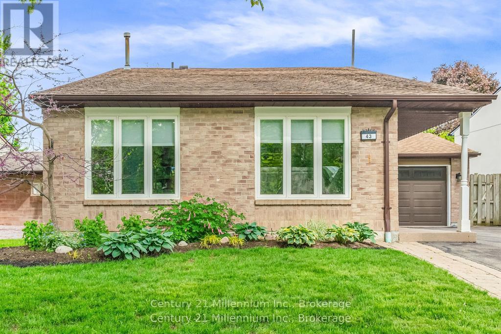 43 Stoddart Drive, Aurora, Ontario  L4G 2G2 - Photo 5 - N12658268