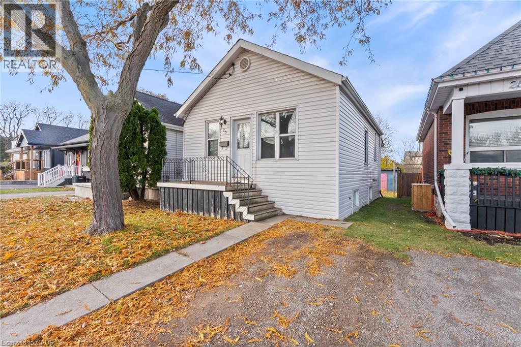 23 WEXFORD Avenue N, Hamilton, Ontario