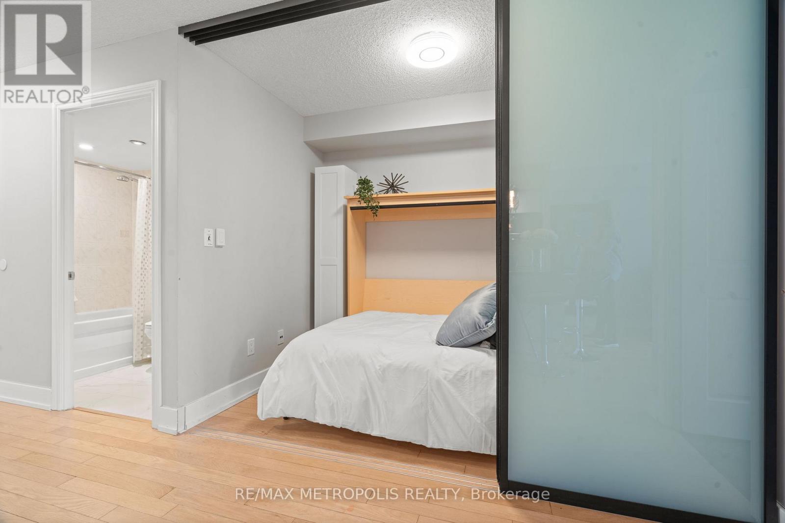 836 - 250 Wellington Street W, Toronto, Ontario  M5V 2V4 - Photo 10 - C12658574