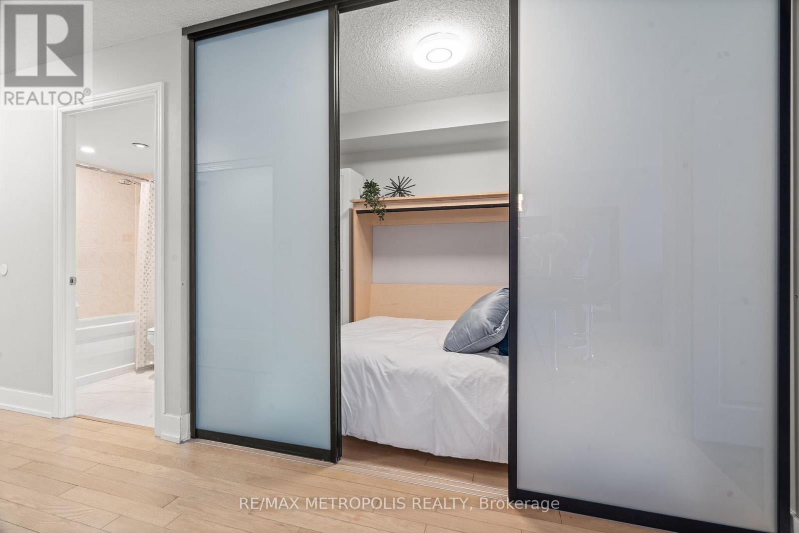 836 - 250 Wellington Street W, Toronto, Ontario  M5V 2V4 - Photo 12 - C12658574