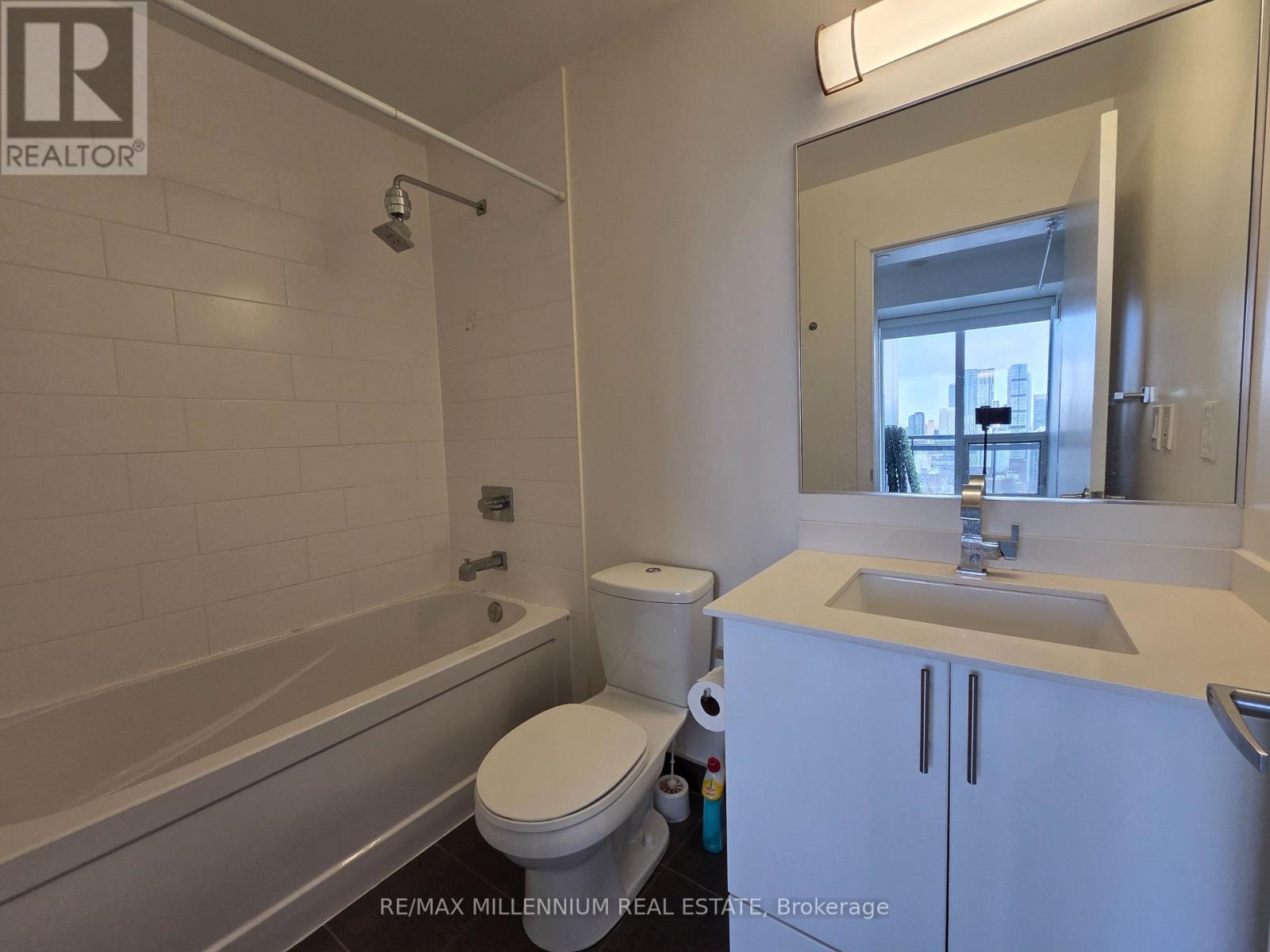 2506 - 225 Sackville Street, Toronto, Ontario  M5A 0B9 - Photo 14 - C12658578