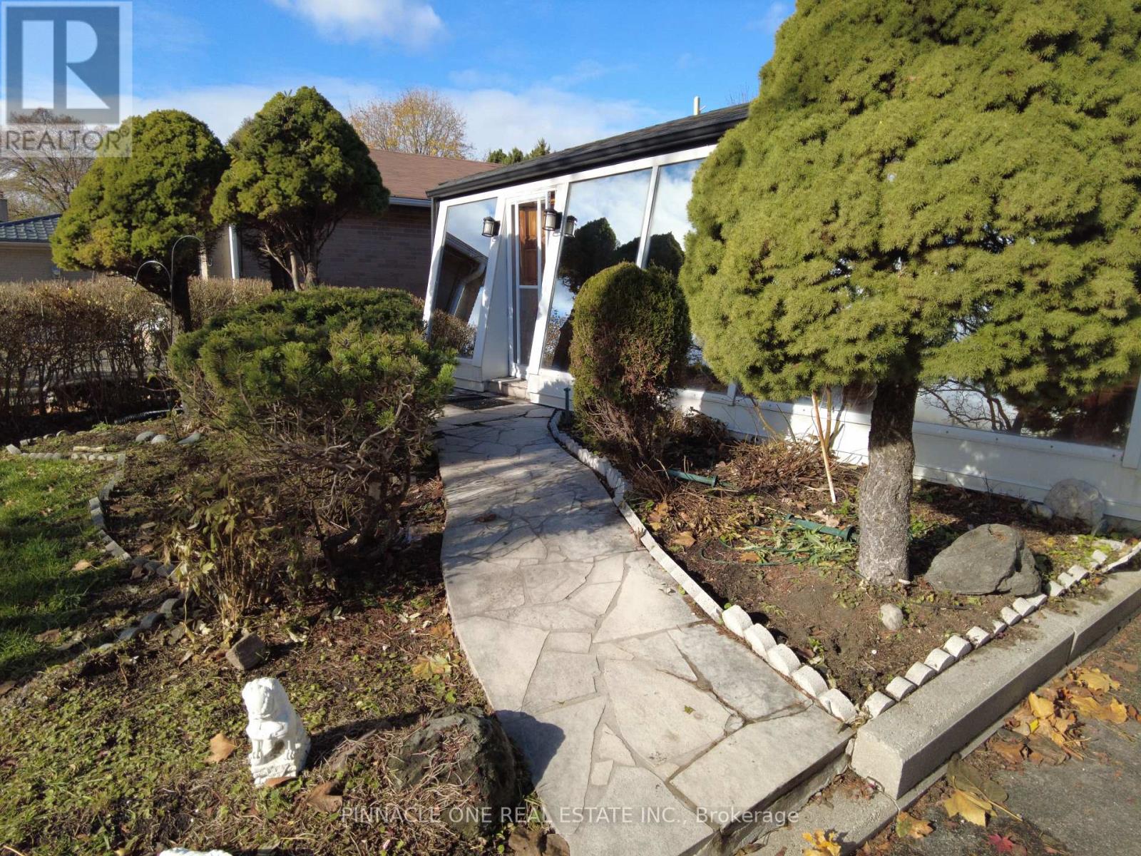 76 Sealstone Terrace, Toronto, Ontario  M1E 4J7 - Photo 3 - E12658598