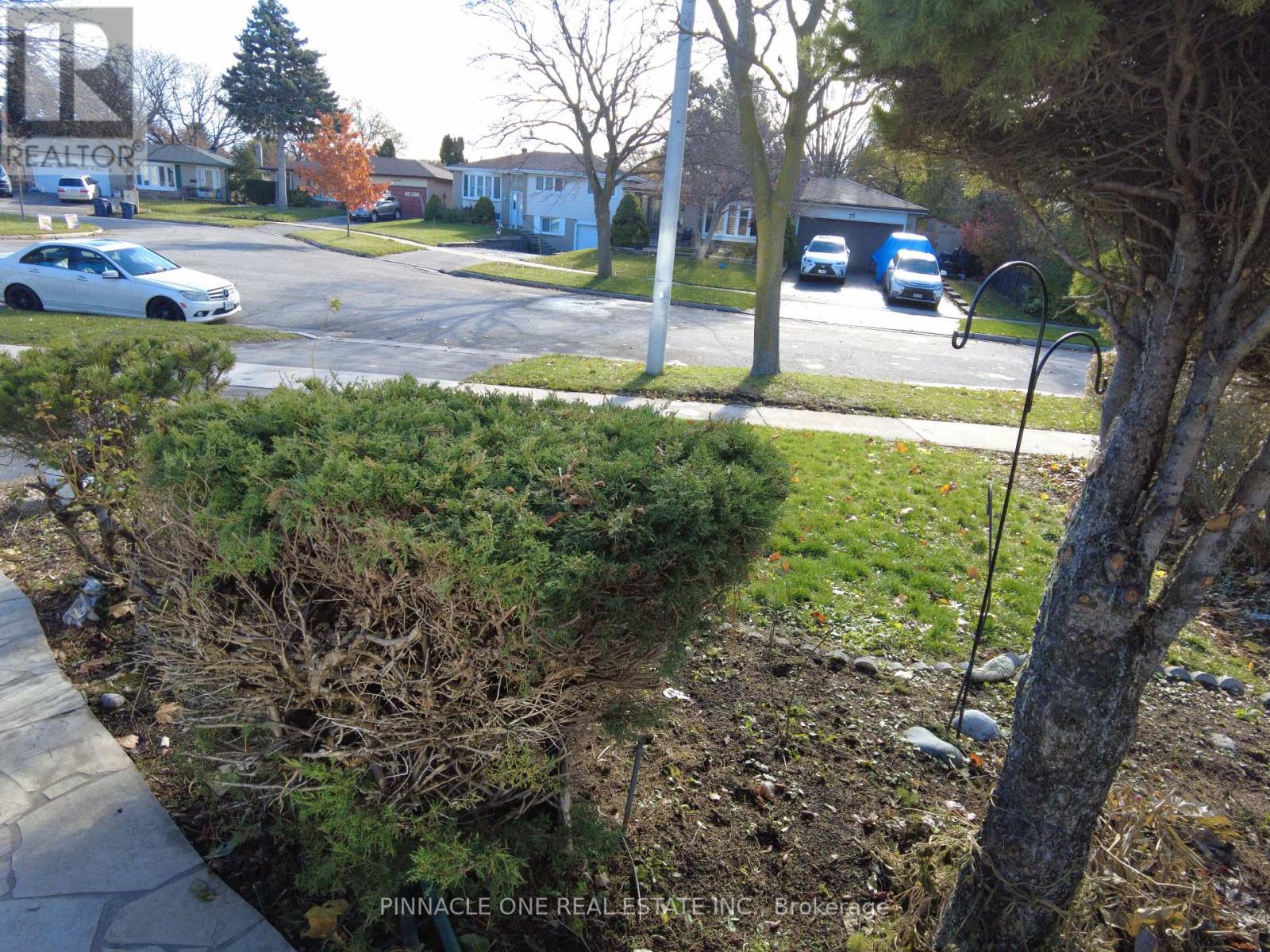 76 Sealstone Terrace, Toronto, Ontario  M1E 4J7 - Photo 4 - E12658598