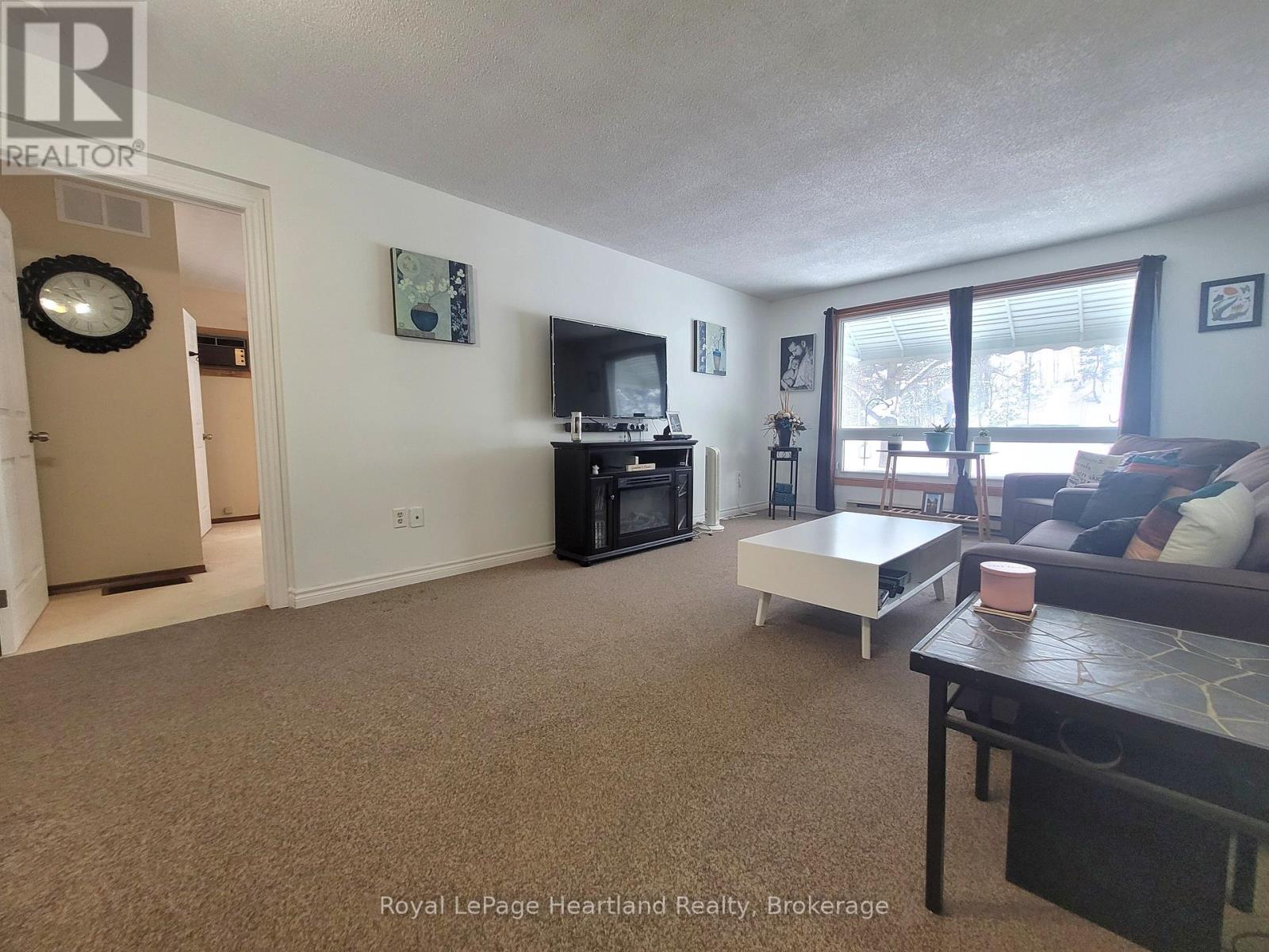 28 Briarwood Crescent, North Huron, Ontario  N0G 2W0 - Photo 3 - X12658182