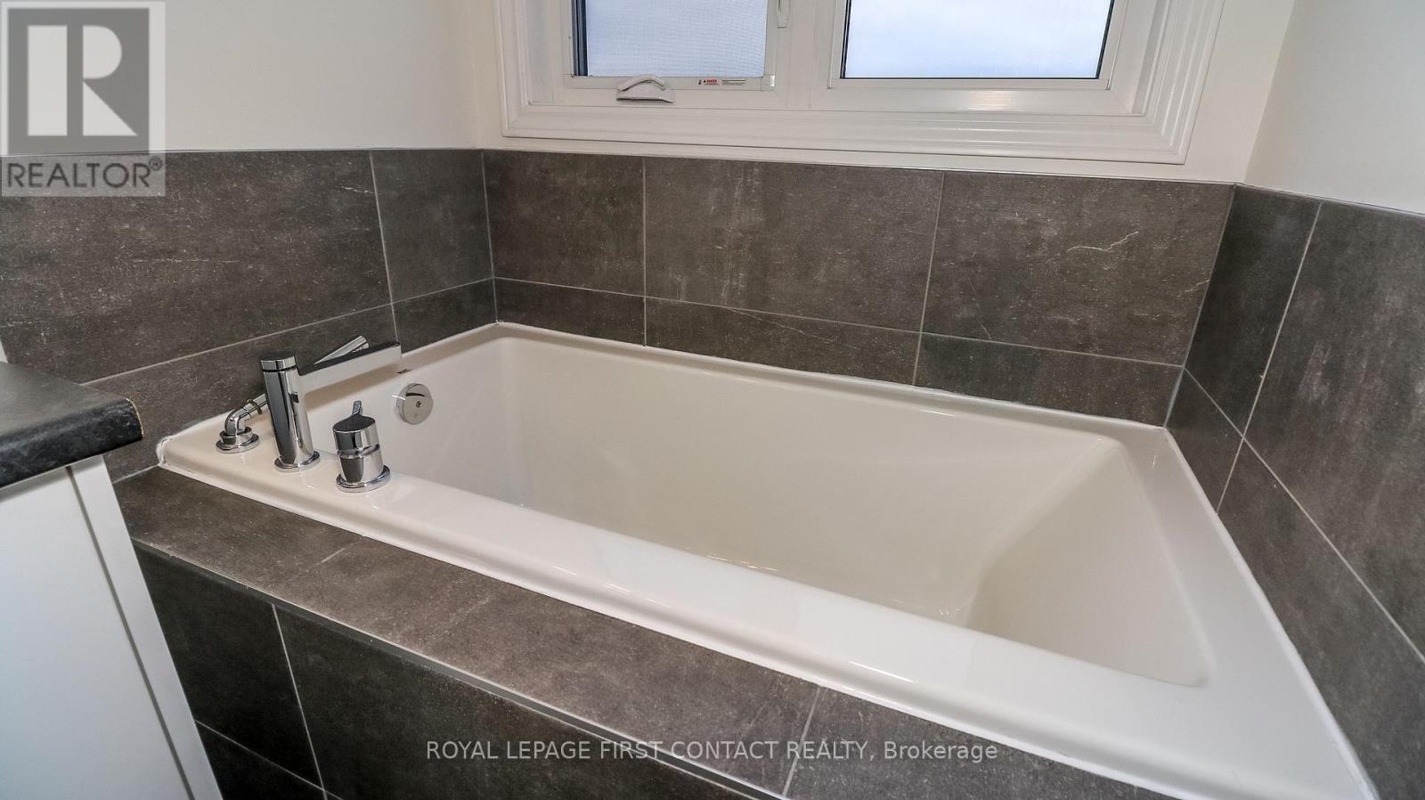 27 Greer Street, Barrie, Ontario  L9J 0R4 - Photo 26 - S12658602