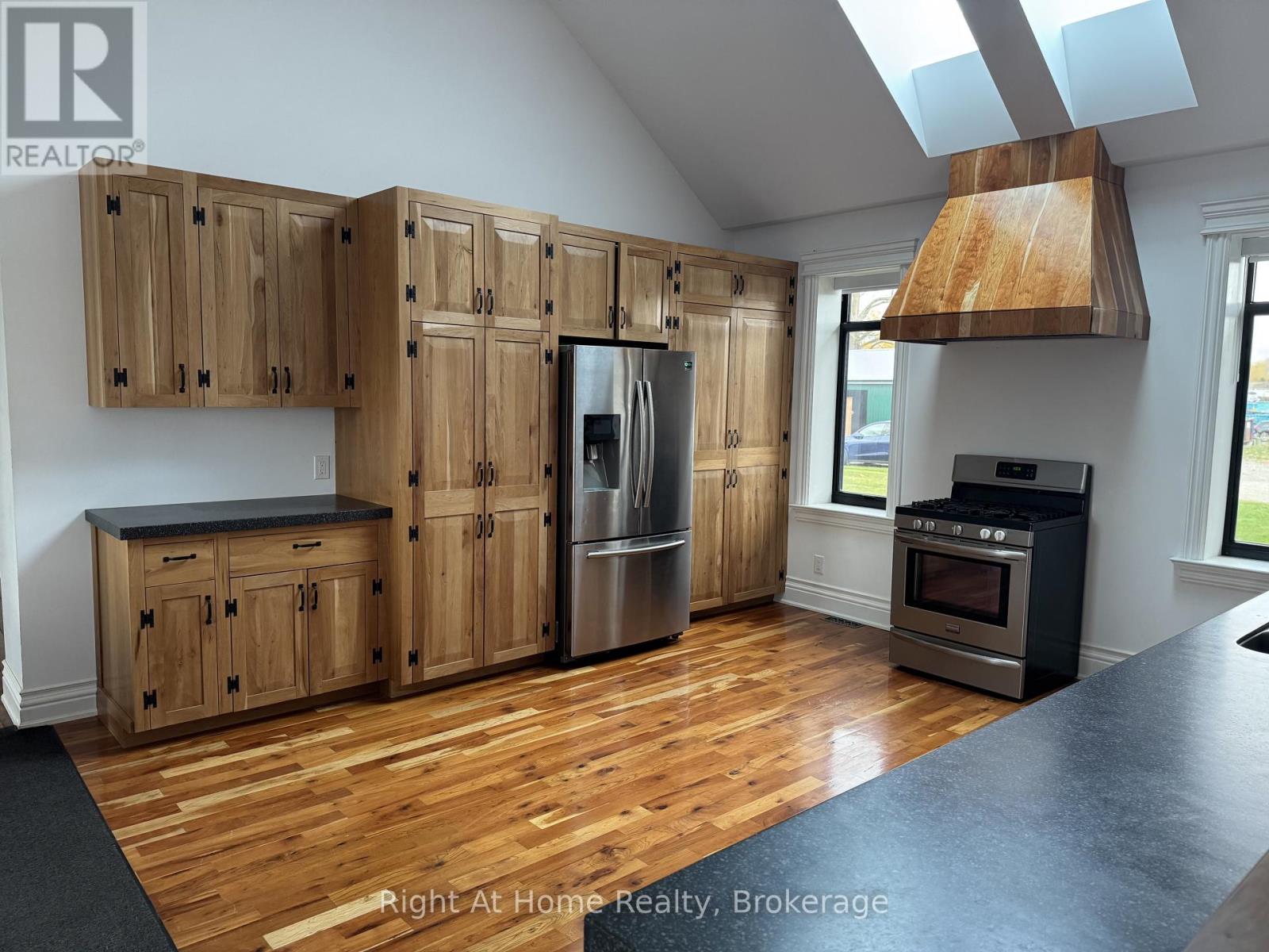 12 Erinville Drive, Erin, Ontario  N0B 1T0 - Photo 7 - X12487531