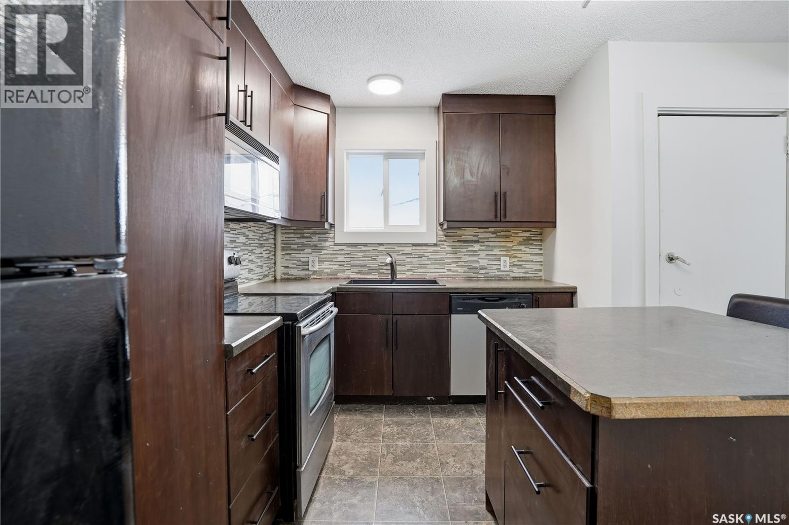 749 Royal STREET, Regina, Saskatchewan