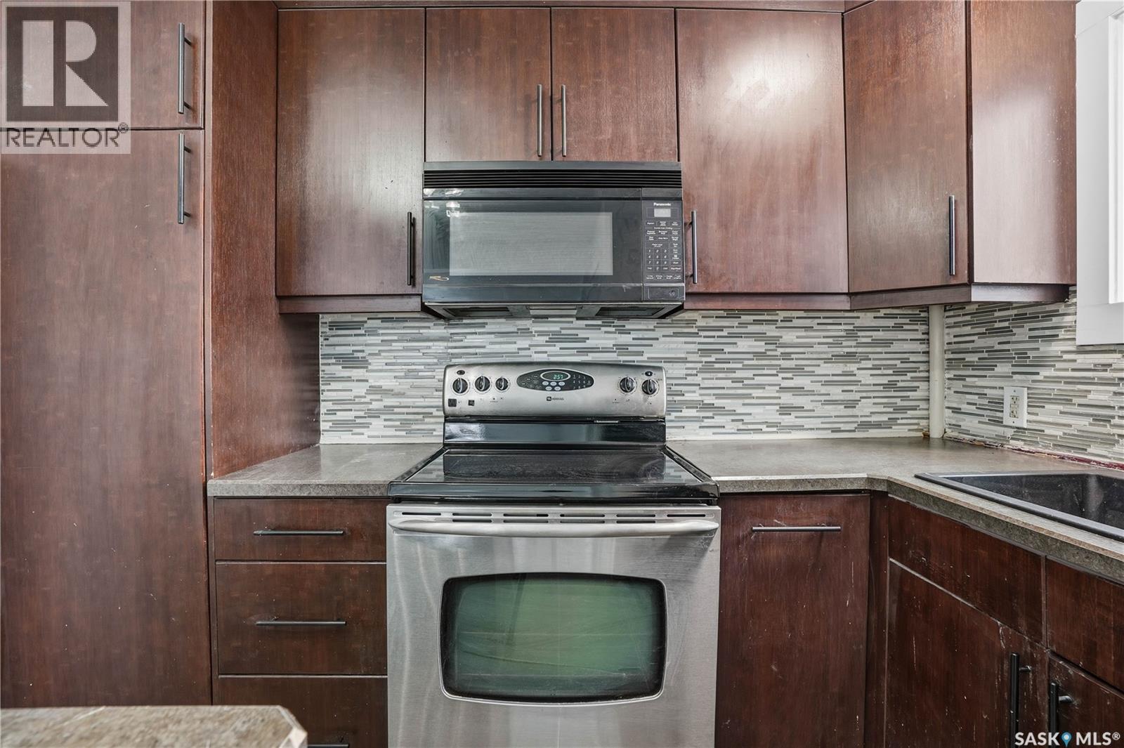 749 Royal Street, Regina, Saskatchewan  S4T 4Z3 - Photo 14 - SK025025