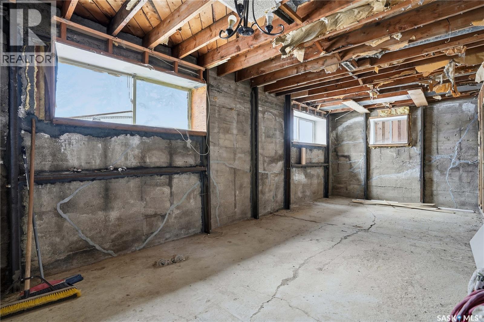 749 Royal Street, Regina, Saskatchewan  S4T 4Z3 - Photo 22 - SK025025