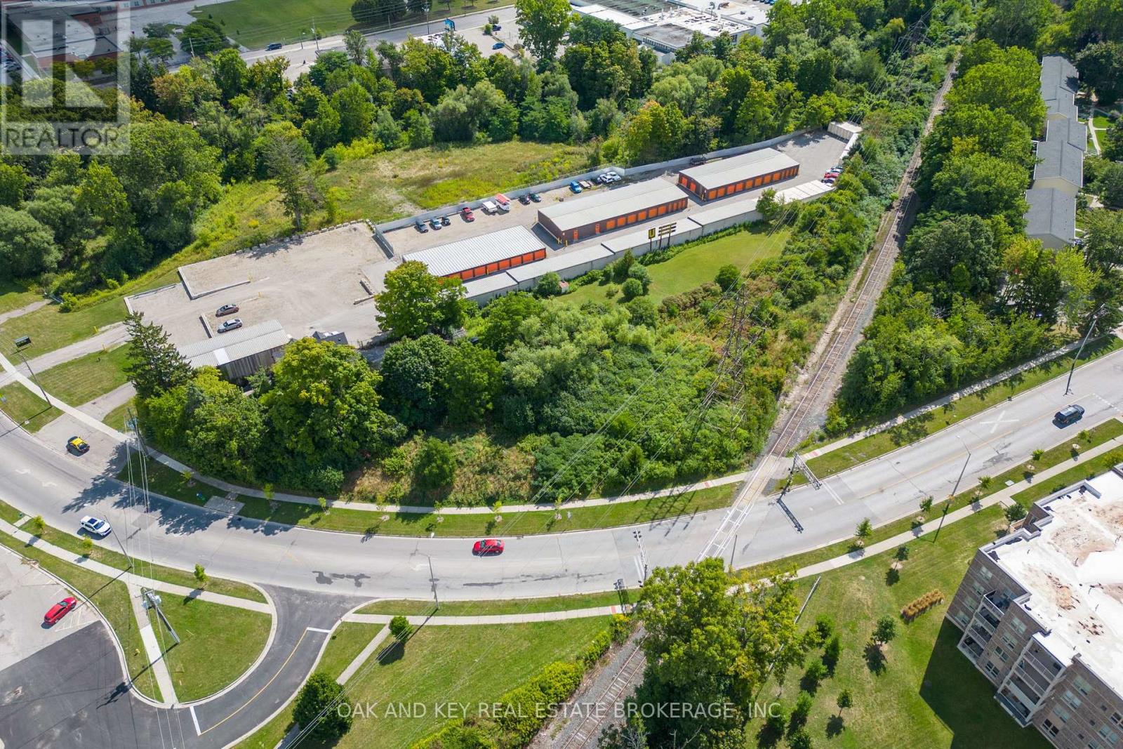 121 Thompson Road, London South, Ontario  N5Z 2Y7 - Photo 2 - X12658660