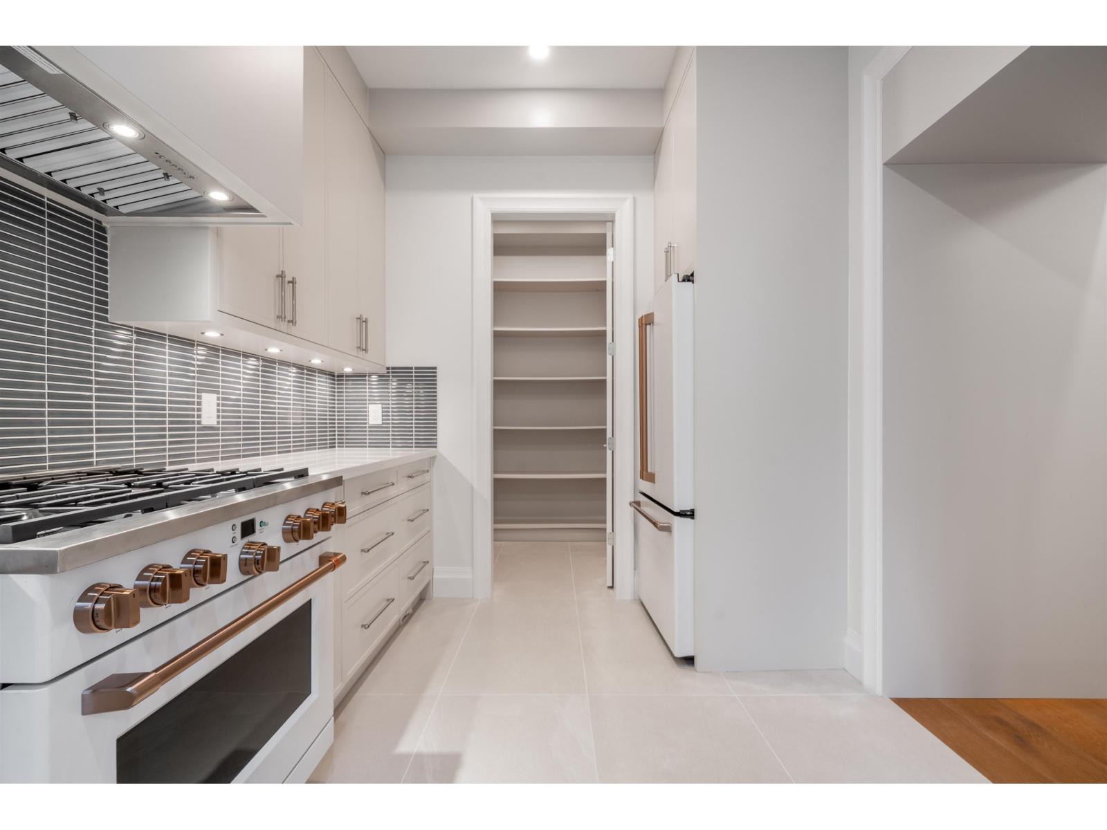 2533 141 Street, Surrey, British Columbia  V4P 2E5 - Photo 8 - R3071177