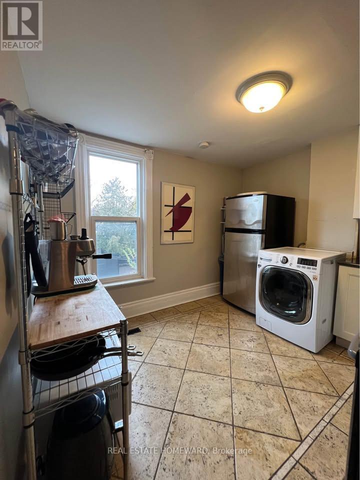 2- 244 Bathurst Street, Toronto, Ontario  M5T 2S3 - Photo 8 - C12658604