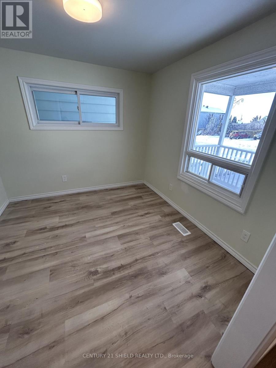 143 Carleton Street, Cornwall, Ontario  K6H 4X3 - Photo 9 - X12658650