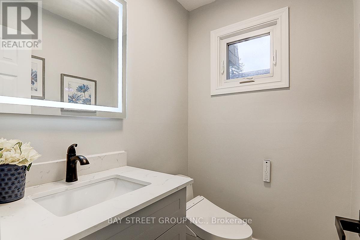 46 Harvest Moon Drive, Markham, Ontario  L3R 3N4 - Photo 10 - N12658616