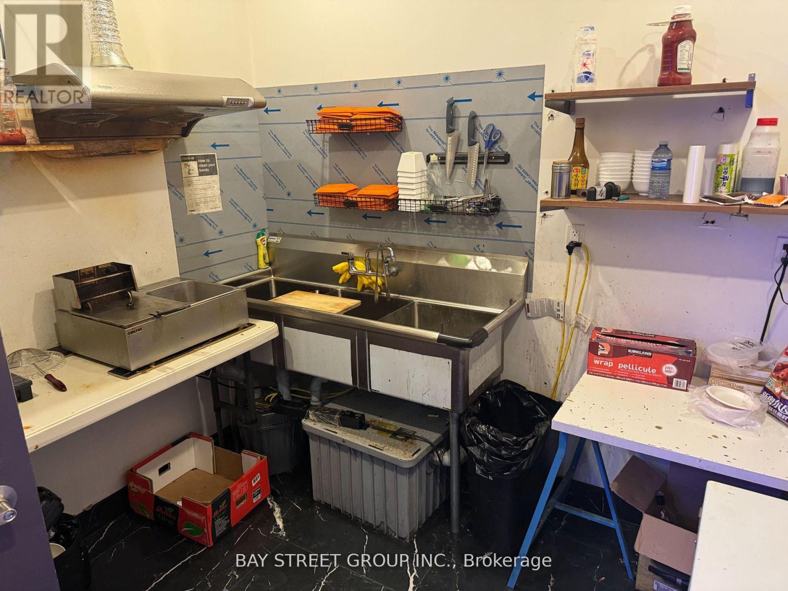 #33-35 - 7181 Yonge Street, Markham, Ontario  L3T 0C7 - Photo 11 - N12658620