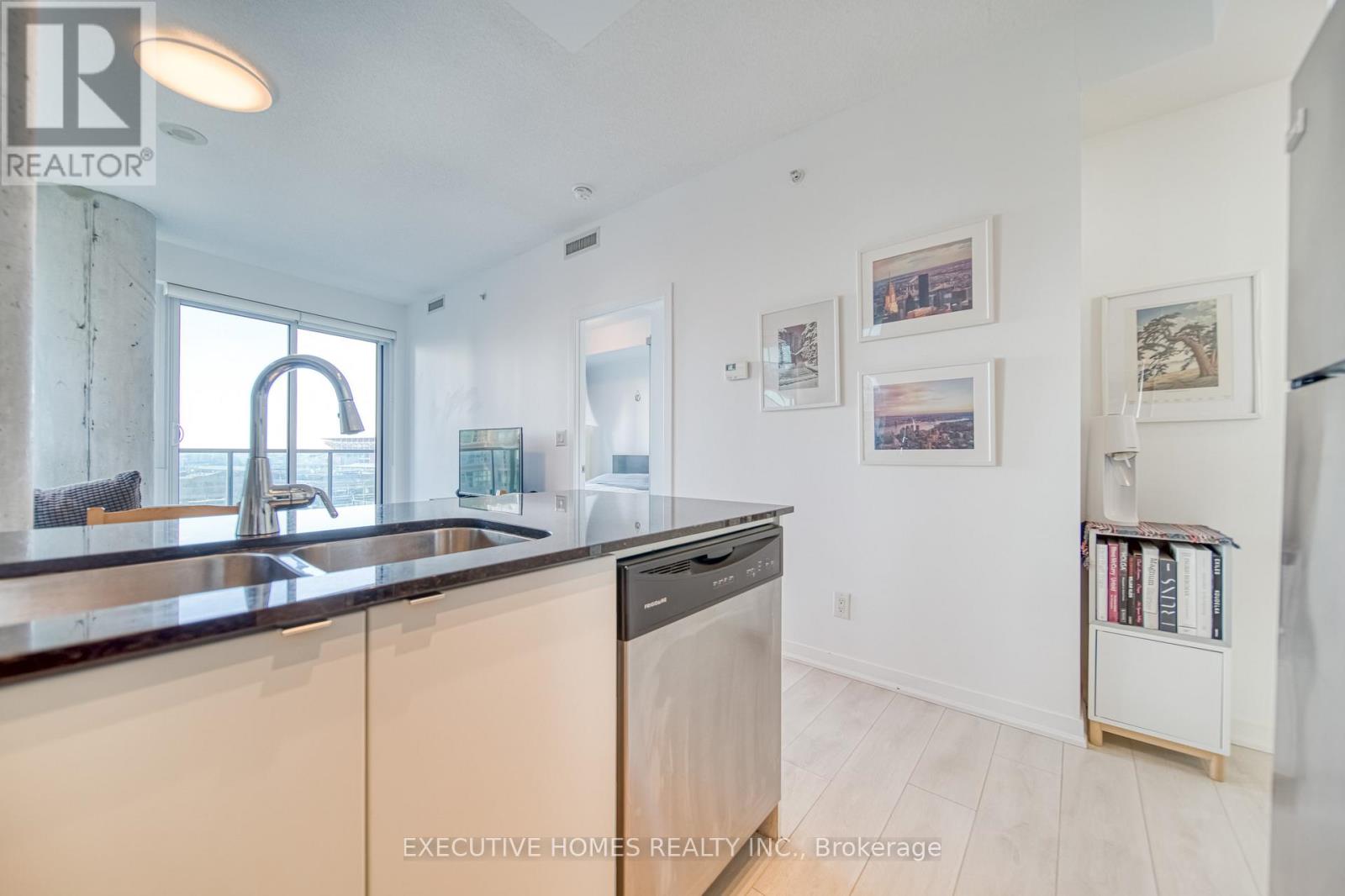 706 - 150 East Liberty Street, Toronto, Ontario  M6K 3R5 - Photo 8 - C12653072