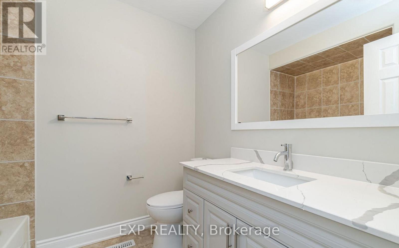 15 Lynn Street, Bradford West Gwillimbury, Ontario  L3Z 0B2 - Photo 32 - N12645218