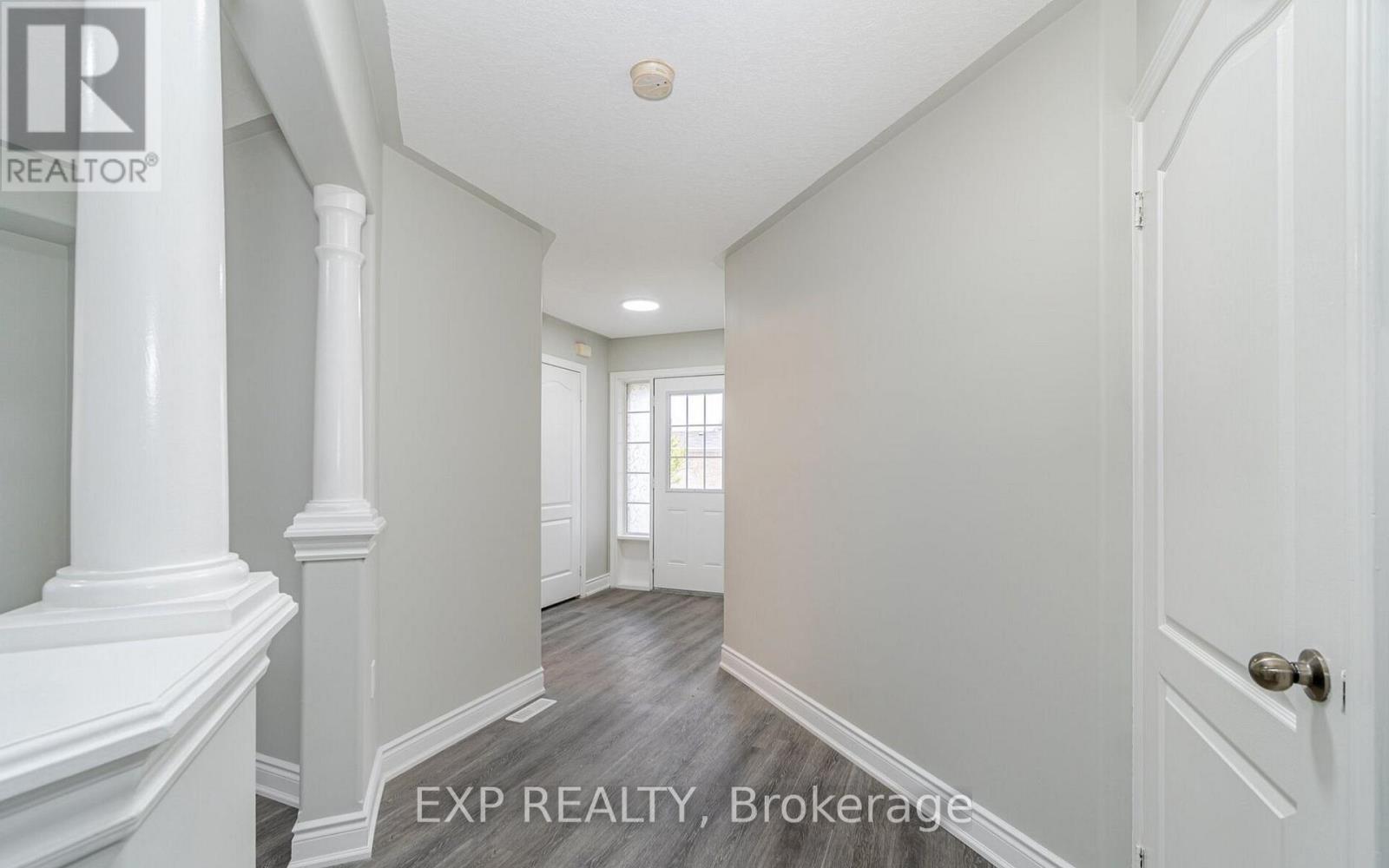 15 Lynn Street, Bradford West Gwillimbury, Ontario  L3Z 0B2 - Photo 5 - N12645218