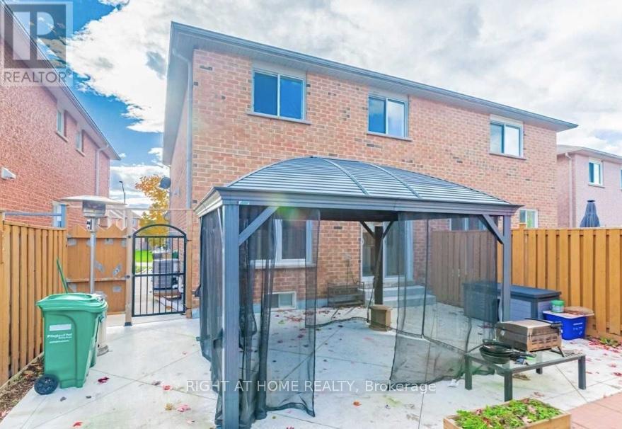 7049 Graydon Court, Mississauga, Ontario  L5N 7H4 - Photo 15 - W12580040