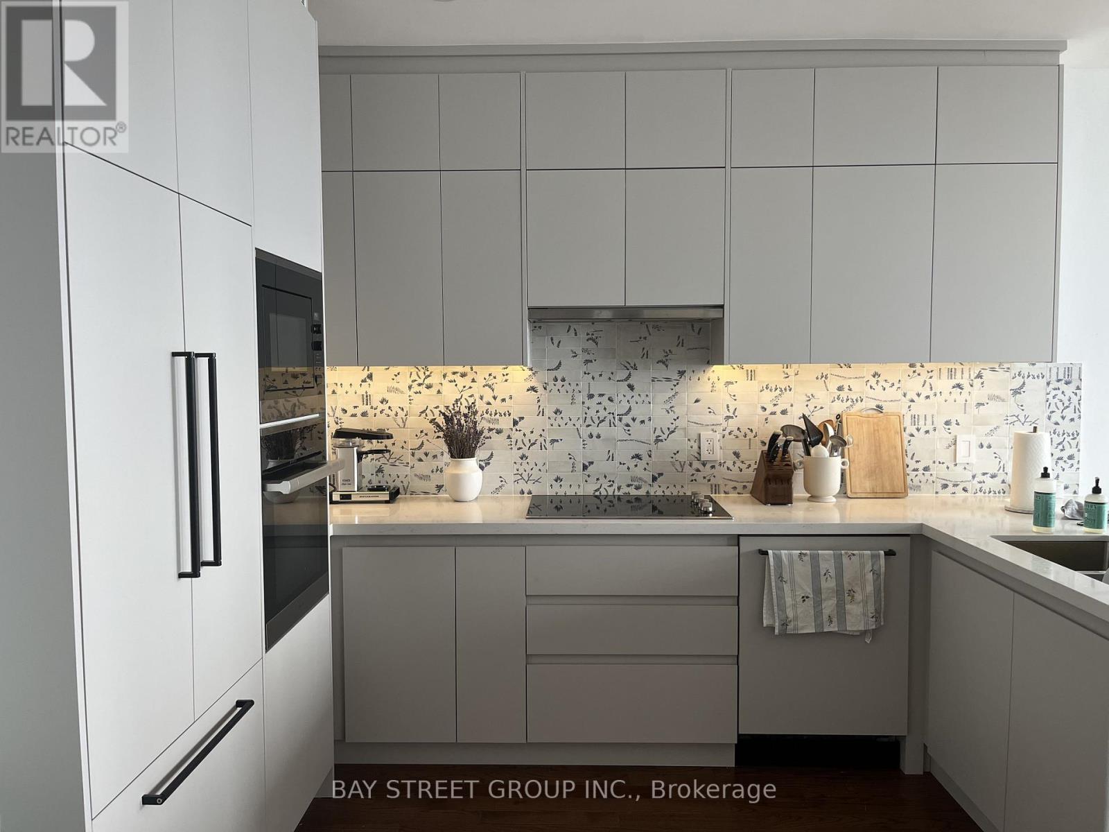 Lph1 - 2230 Lake Shore Boulevard W, Toronto, Ontario  M8V 0B2 - Photo 4 - W12658608