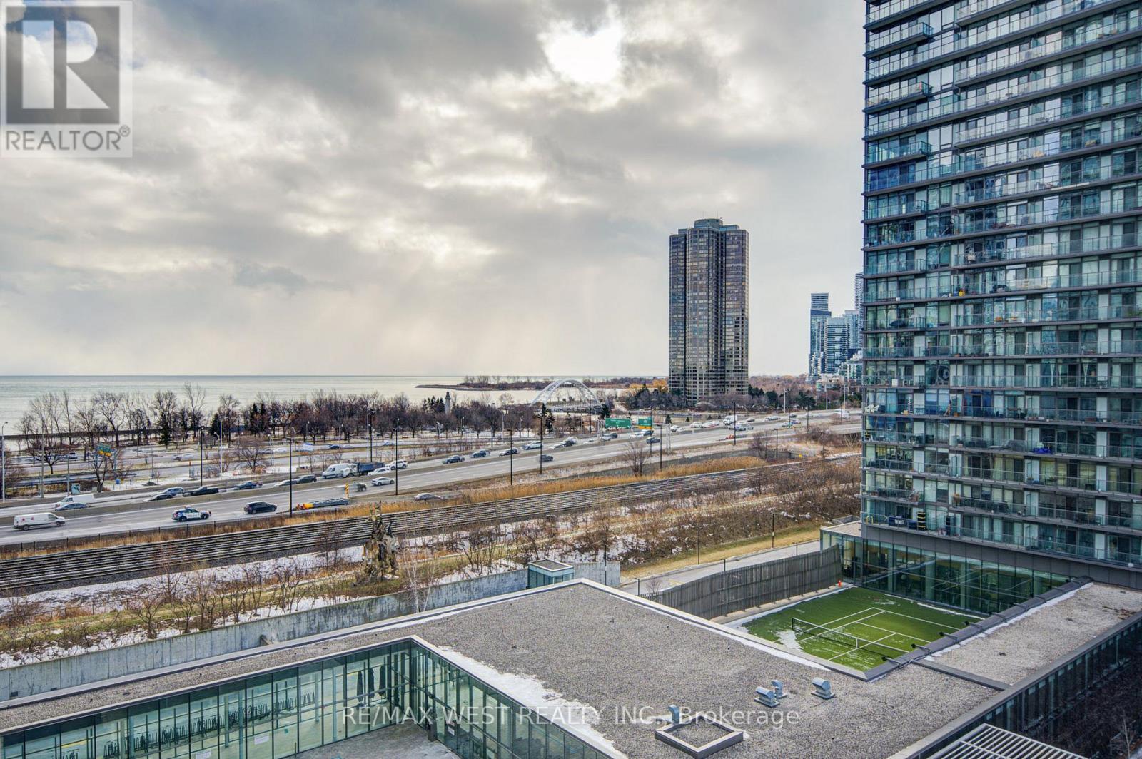 813 - 103 The Queensway W, Toronto, Ontario  M6S 5B3 - Photo 22 - W12658654