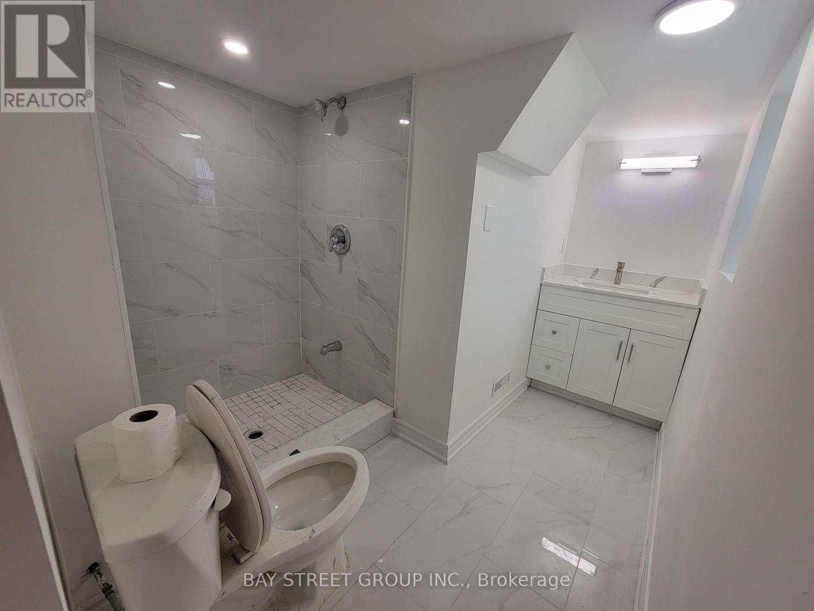 Lower - 92 Nelson Street W, Brampton, Ontario  L6X 1C8 - Photo 10 - W12658656