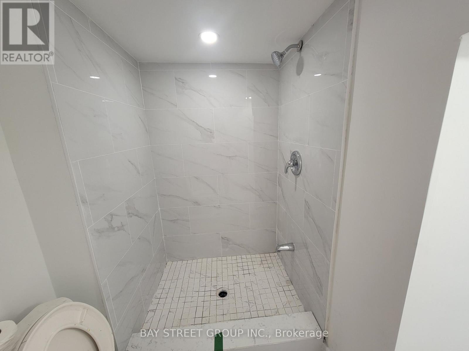 Lower - 92 Nelson Street W, Brampton, Ontario  L6X 1C8 - Photo 11 - W12658656