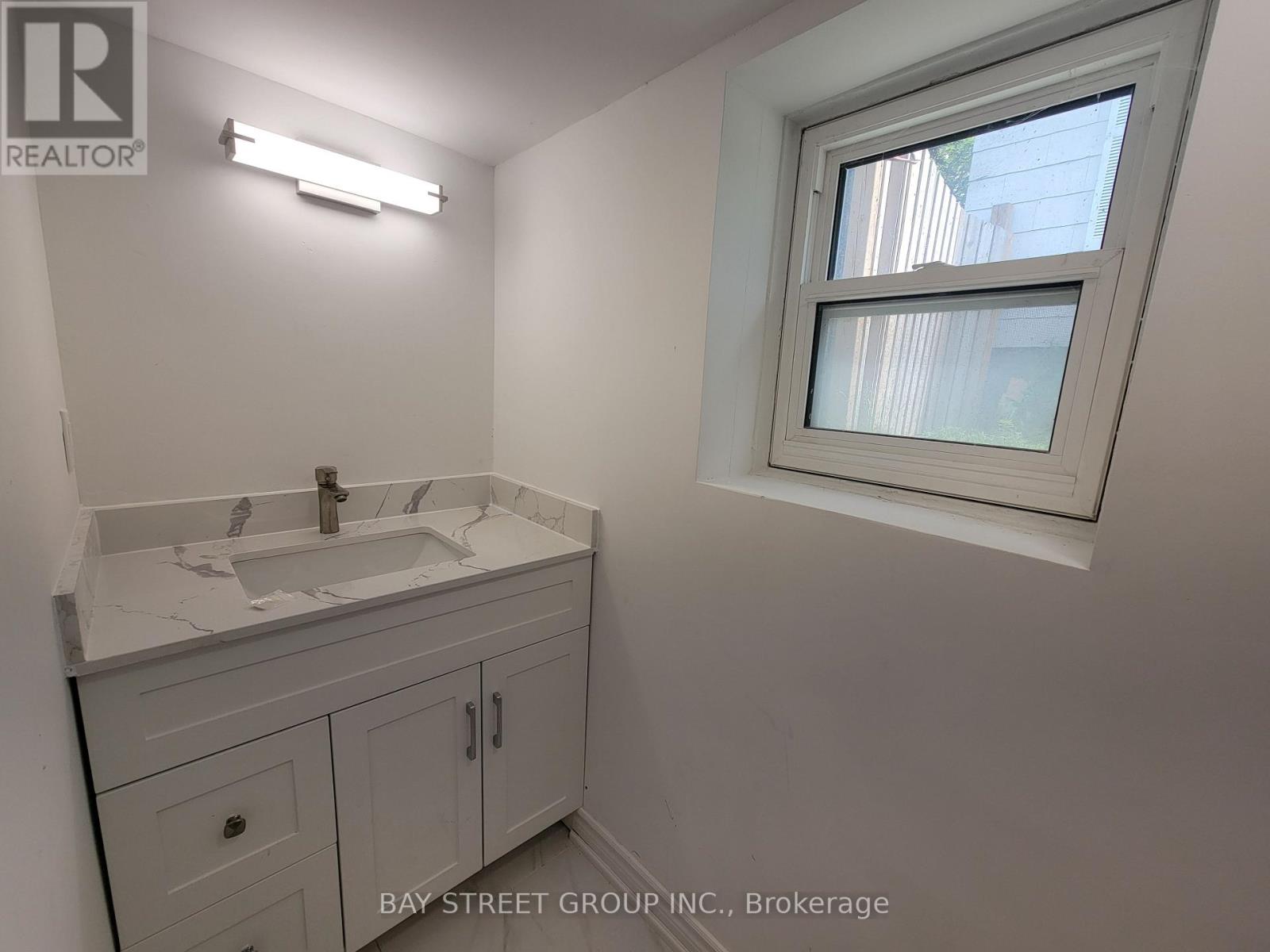 Lower - 92 Nelson Street W, Brampton, Ontario  L6X 1C8 - Photo 12 - W12658656