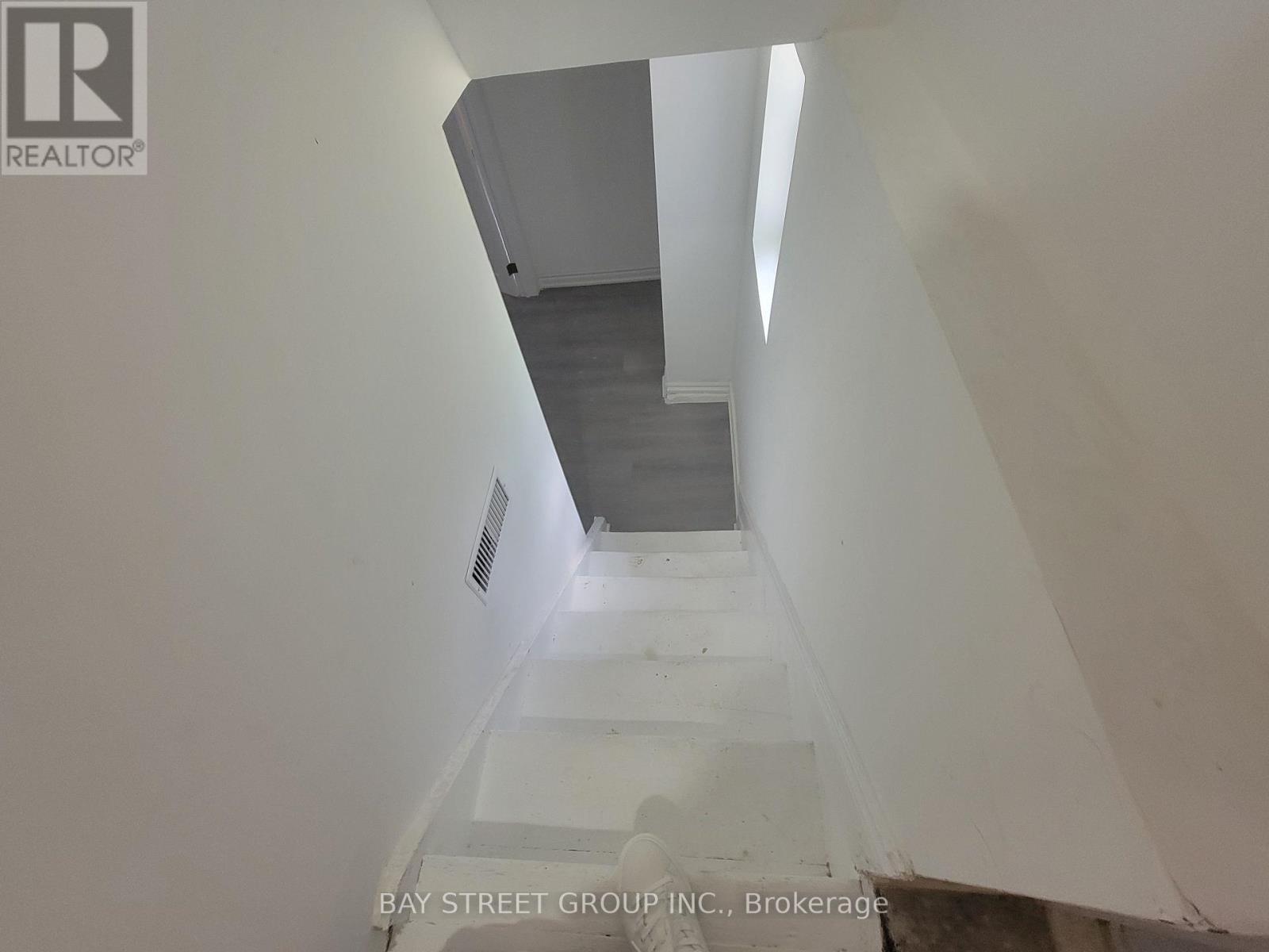 Lower - 92 Nelson Street W, Brampton, Ontario  L6X 1C8 - Photo 2 - W12658656