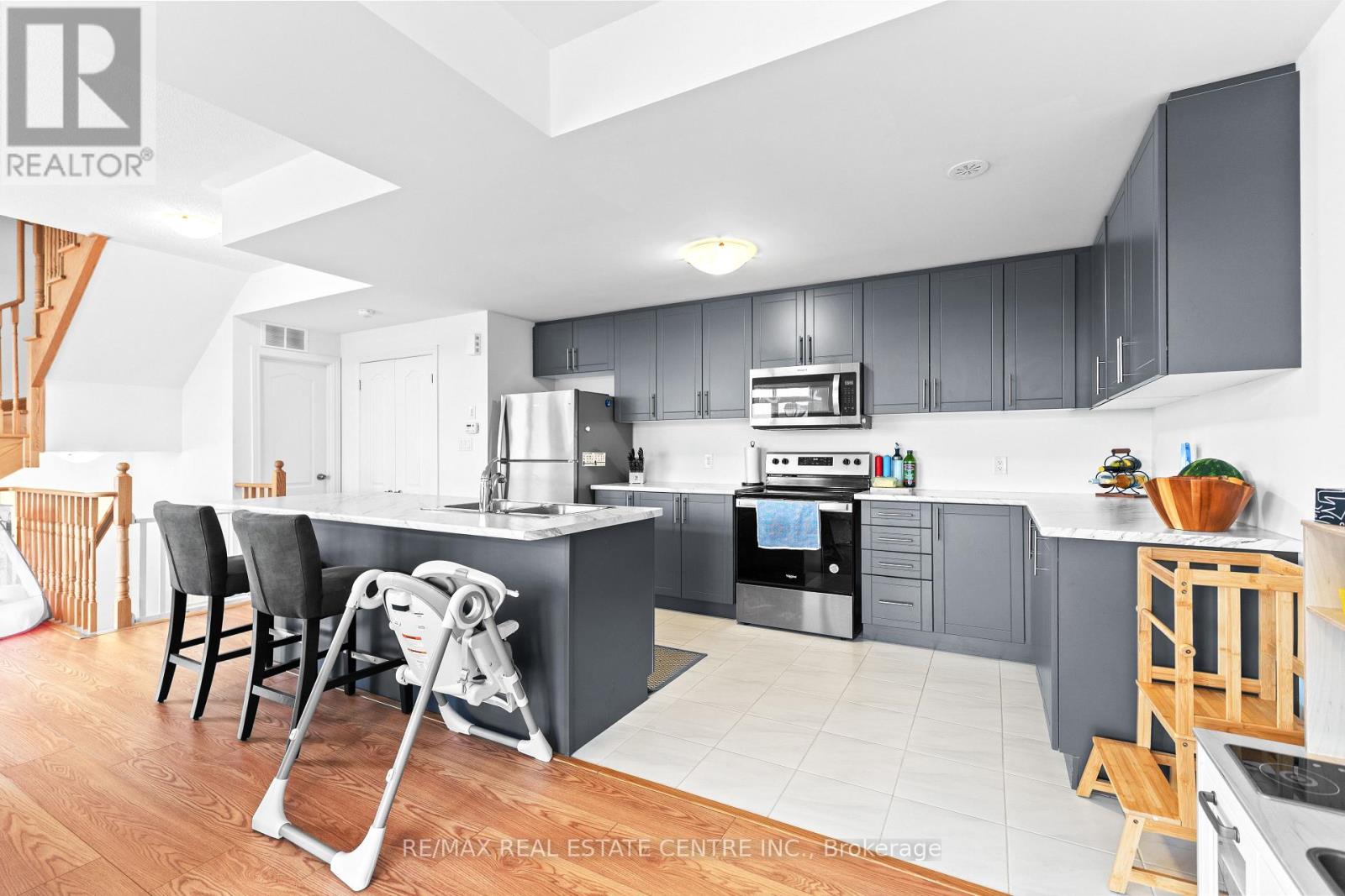 405 Dougall Avenue, Caledon, Ontario  L7C 4L5 - Photo 10 - W12658664