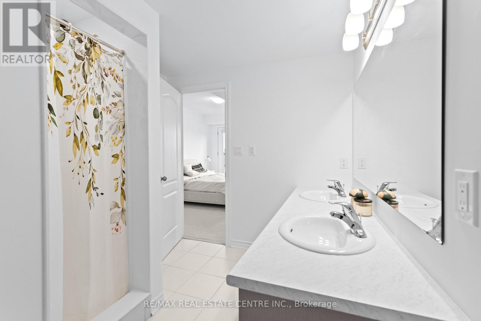 405 Dougall Avenue, Caledon, Ontario  L7C 4L5 - Photo 17 - W12658664