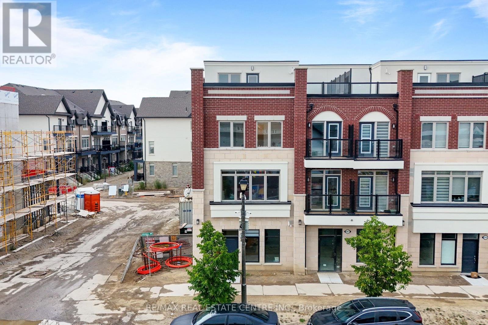 405 Dougall Avenue, Caledon, Ontario  L7C 4L5 - Photo 2 - W12658664