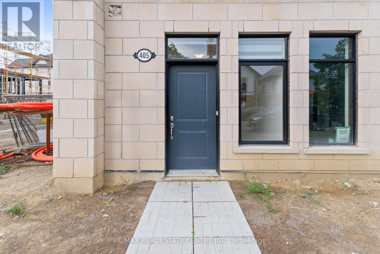 405 Dougall Avenue, Caledon, Ontario  L7C 4L5 - Photo 5 - W12658664