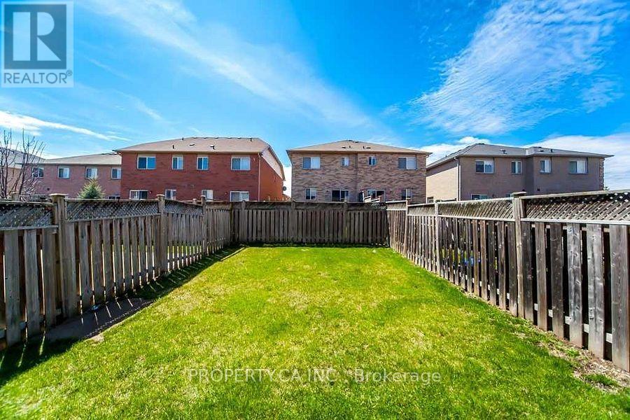 37 Lonestar Crescent, Brampton, Ontario  L7A 2H9 - Photo 13 - W12658684