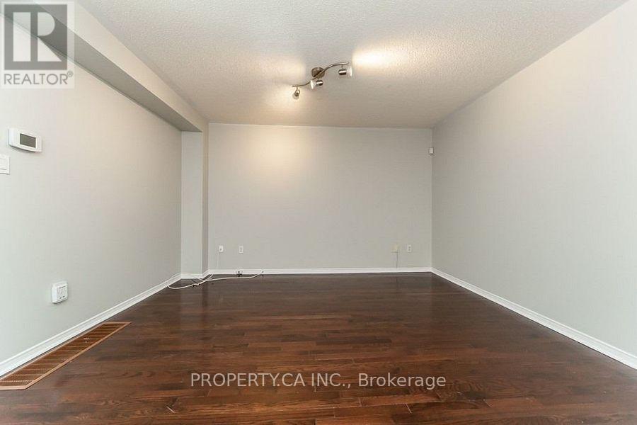 37 Lonestar Crescent, Brampton, Ontario  L7A 2H9 - Photo 4 - W12658684