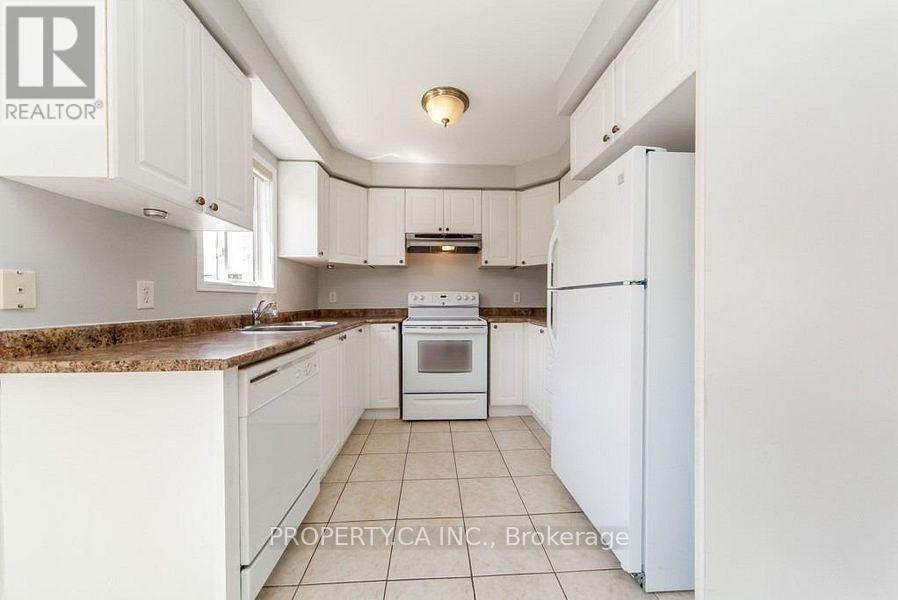 37 Lonestar Crescent, Brampton, Ontario  L7A 2H9 - Photo 7 - W12658684