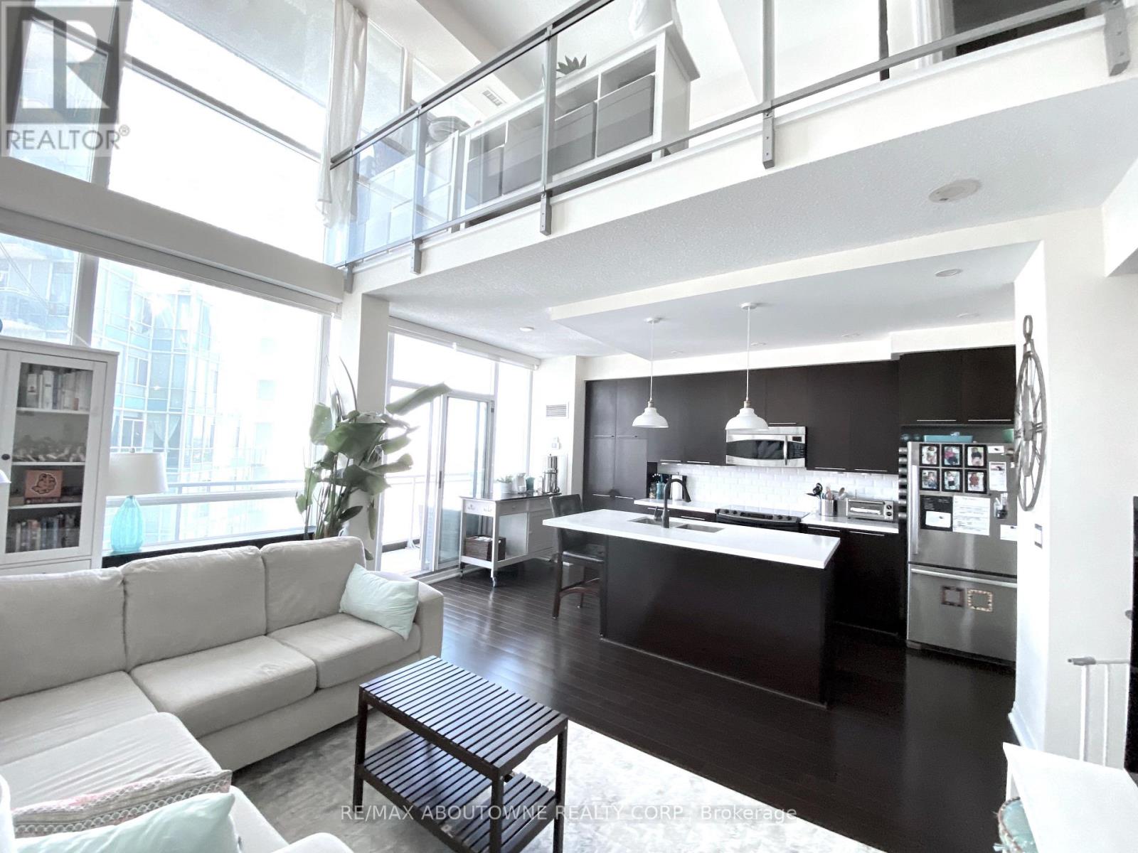 1901 - 223 Webb Drive, Mississauga, Ontario  L5B 0E8 - Photo 10 - W12658686