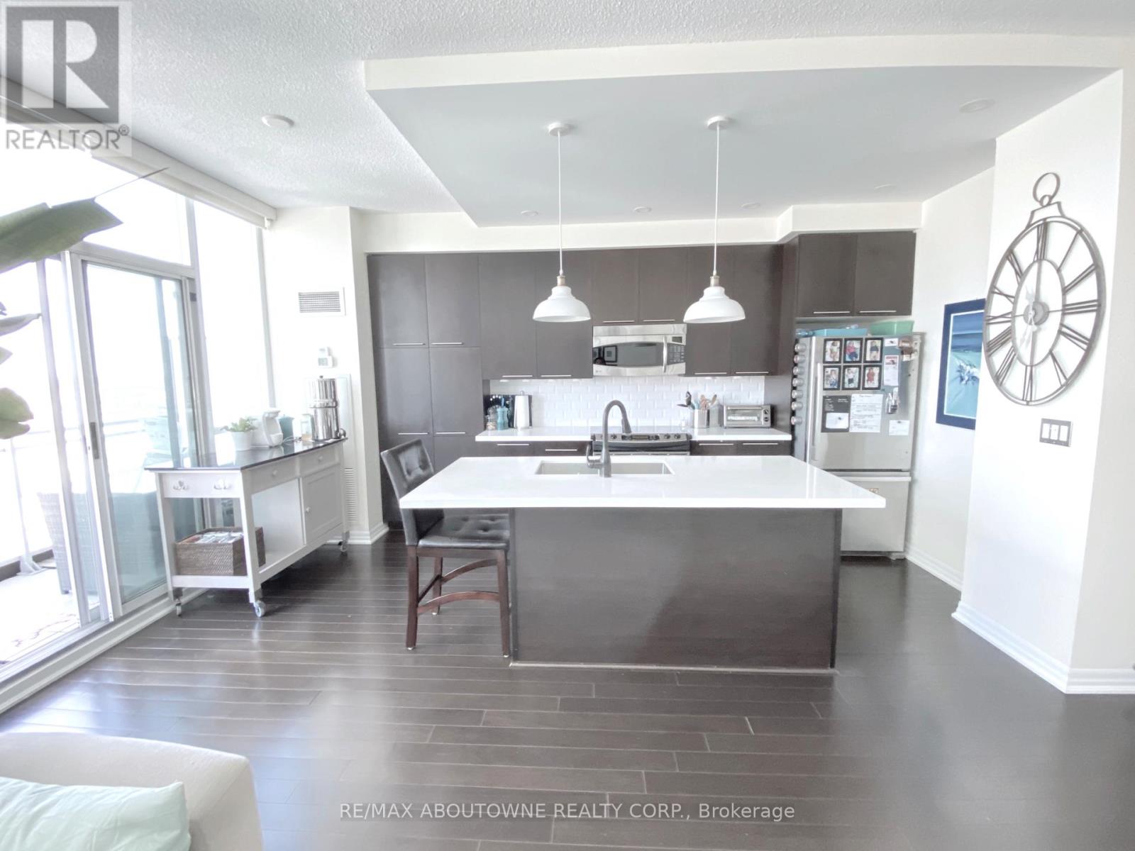 1901 - 223 Webb Drive, Mississauga, Ontario  L5B 0E8 - Photo 11 - W12658686