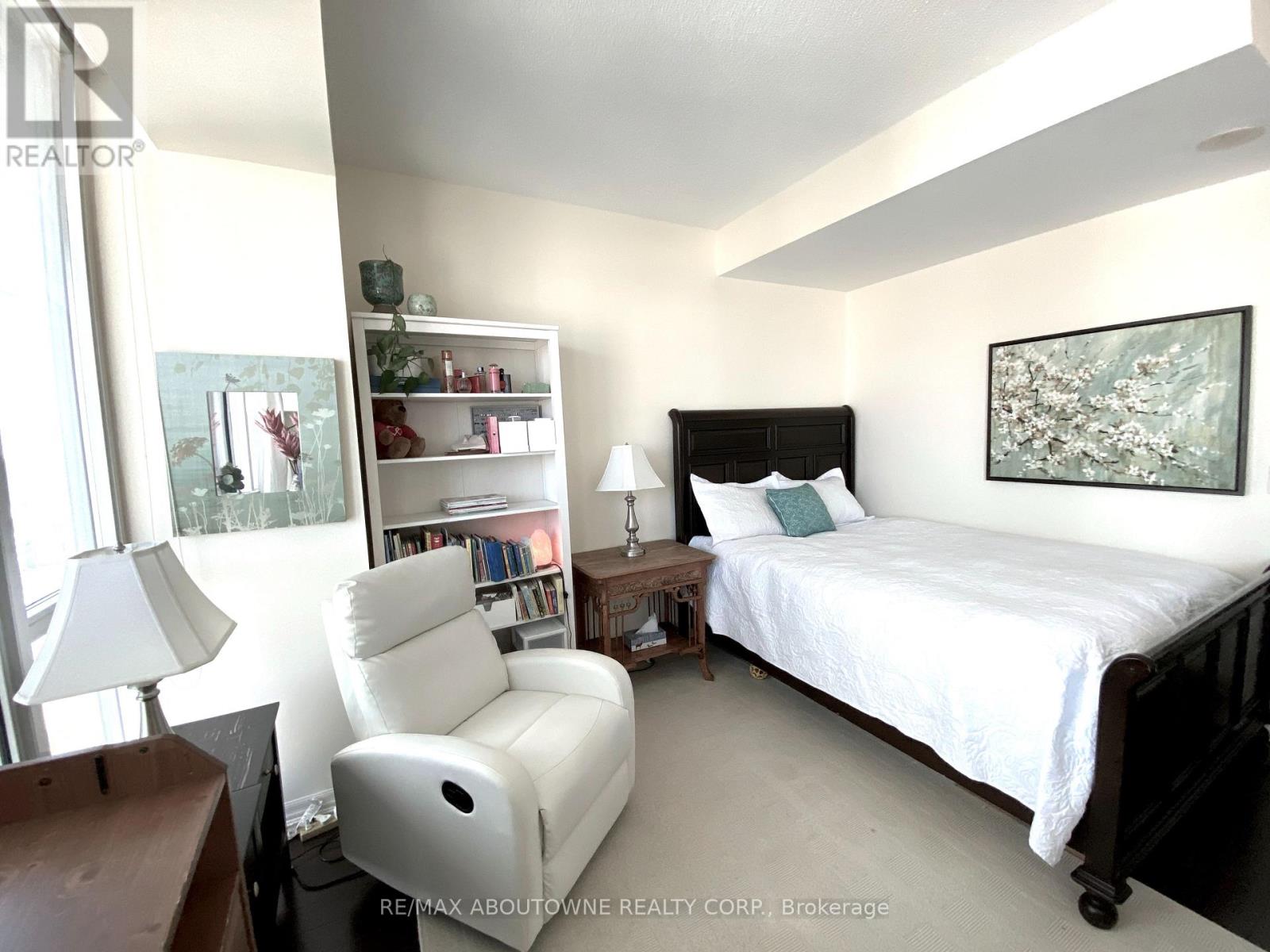 1901 - 223 Webb Drive, Mississauga, Ontario  L5B 0E8 - Photo 17 - W12658686