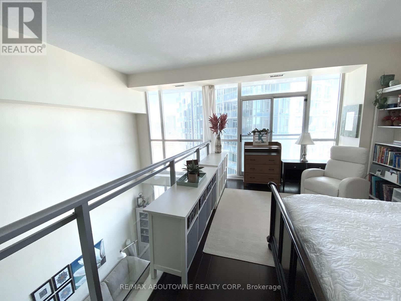 1901 - 223 Webb Drive, Mississauga, Ontario  L5B 0E8 - Photo 20 - W12658686