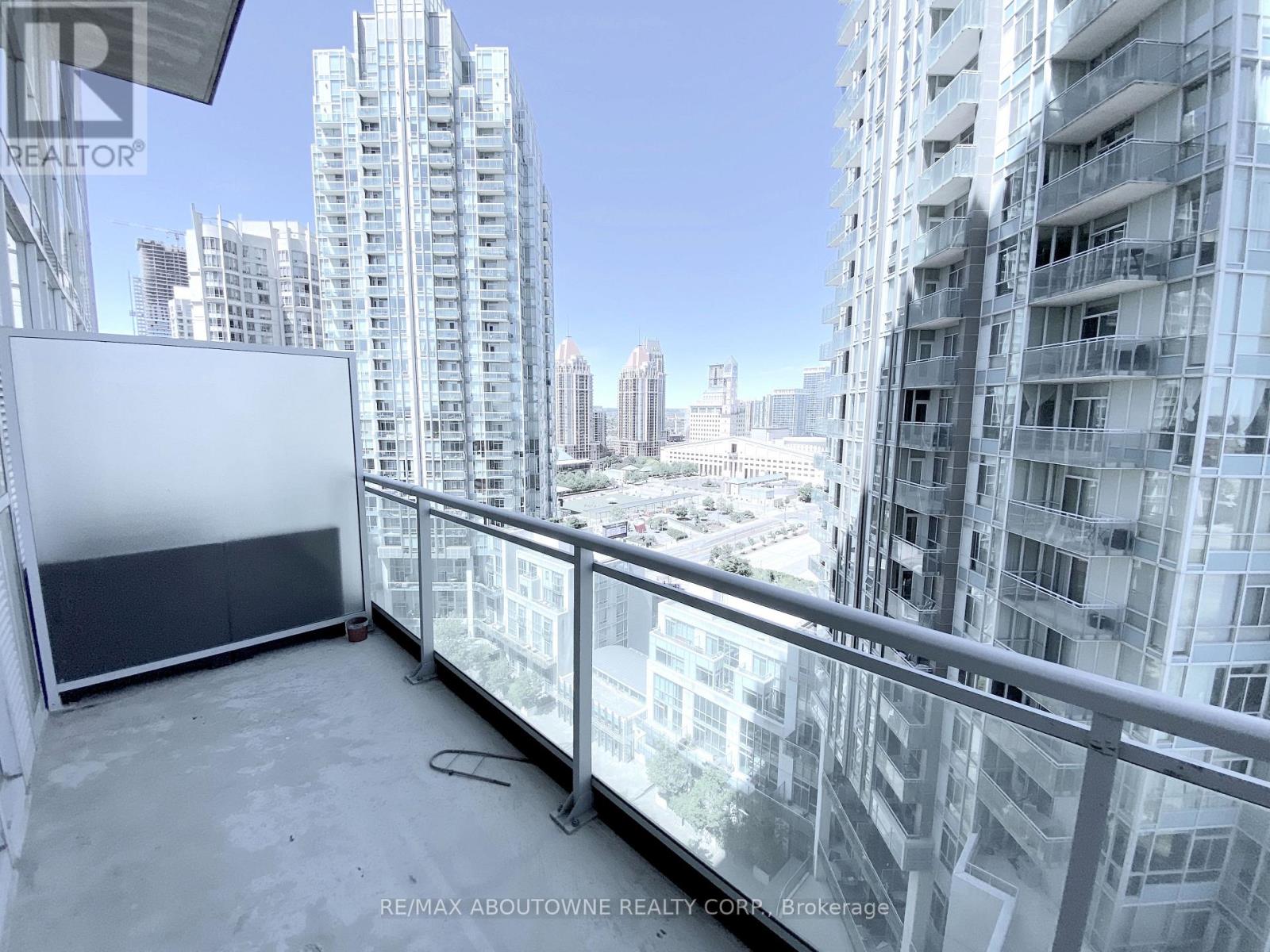 1901 - 223 Webb Drive, Mississauga, Ontario  L5B 0E8 - Photo 24 - W12658686