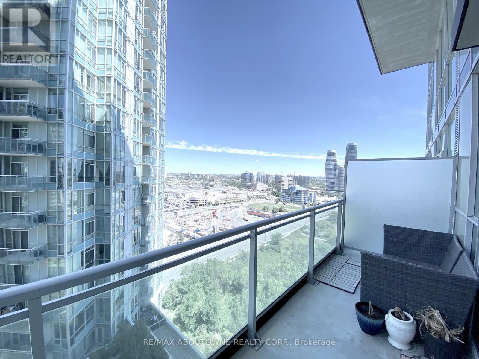 1901 - 223 Webb Drive, Mississauga, Ontario  L5B 0E8 - Photo 25 - W12658686