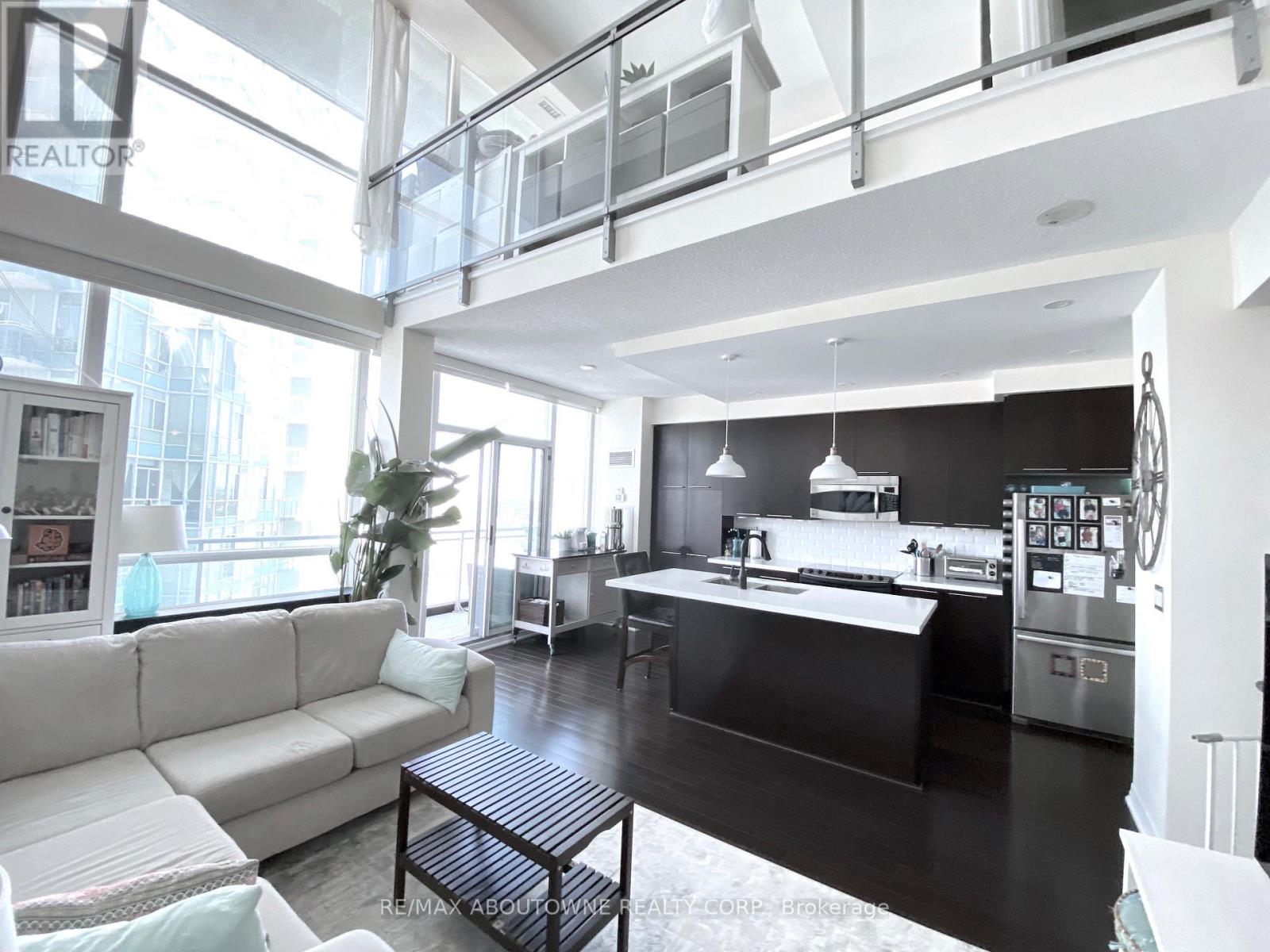 1901 - 223 Webb Drive, Mississauga, Ontario  L5B 0E8 - Photo 9 - W12658686