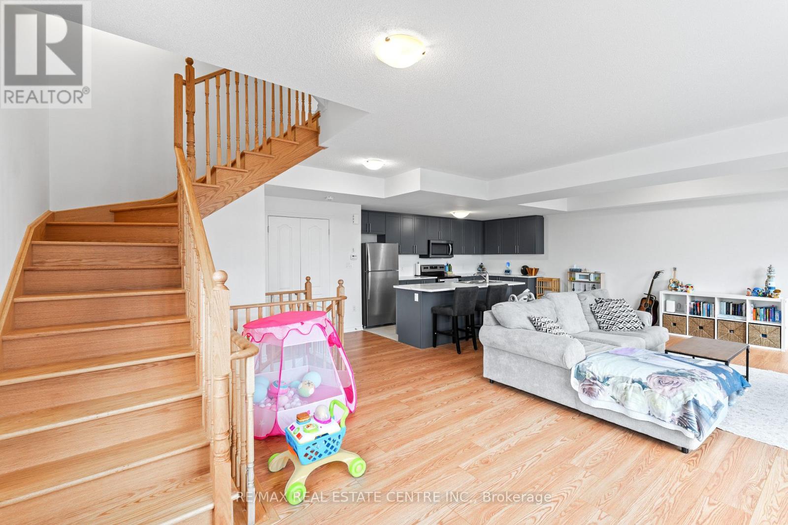 405 Dougall Avenue, Caledon, Ontario  L7C 4L5 - Photo 12 - W12658688