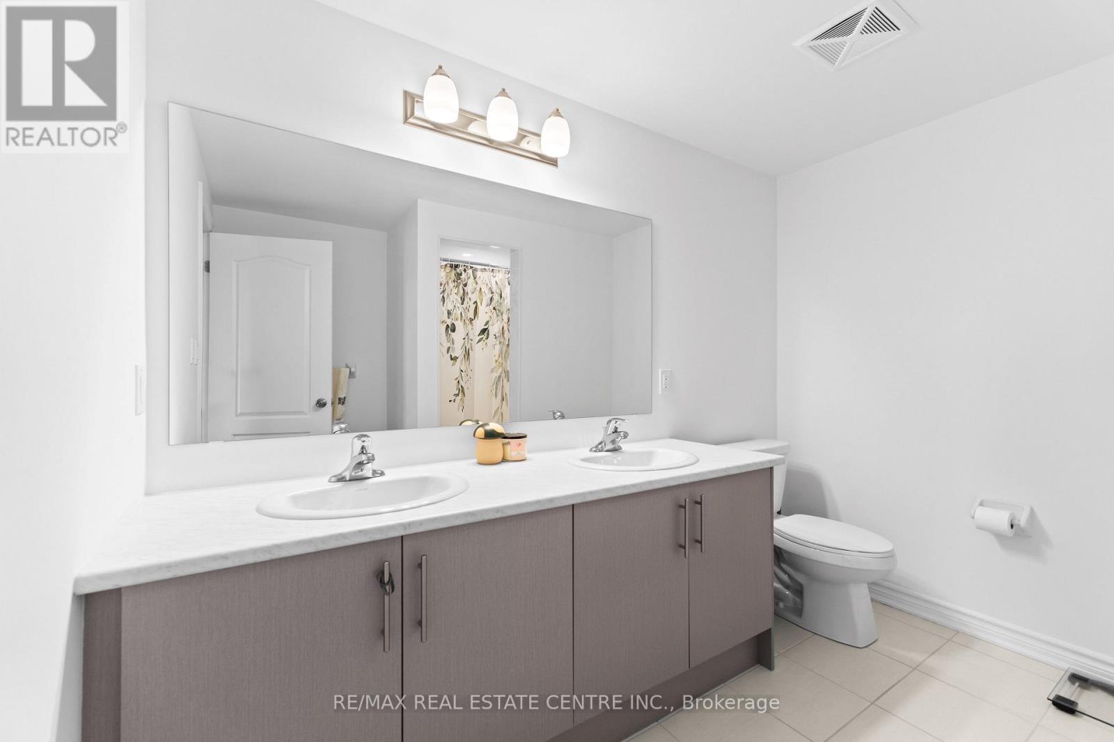 405 Dougall Avenue, Caledon, Ontario  L7C 4L5 - Photo 16 - W12658688